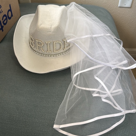 Bride cowboy hat great condition - Picture 3 of 3
